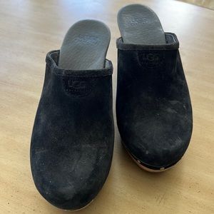 Ugg Clogs: 7 , Black, Wood block heel, Nubuck, nail head details
